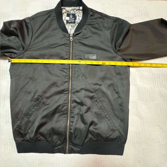 Volcom Black Bomber Jacket Men - Picture 4 of 14